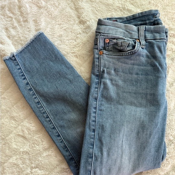 7 For All Mankind Kimmie Crop Jeans Women’s Size 28 Raw Hem Medium Wash - Picture 4 of 14